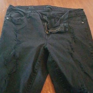 Black distressed stretchy jeans
